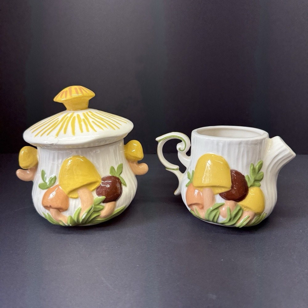 Vtg 1970's Arnels Mushrooms Sugar & Creamer Set w Mushroom Lid 3D Design Kitschy